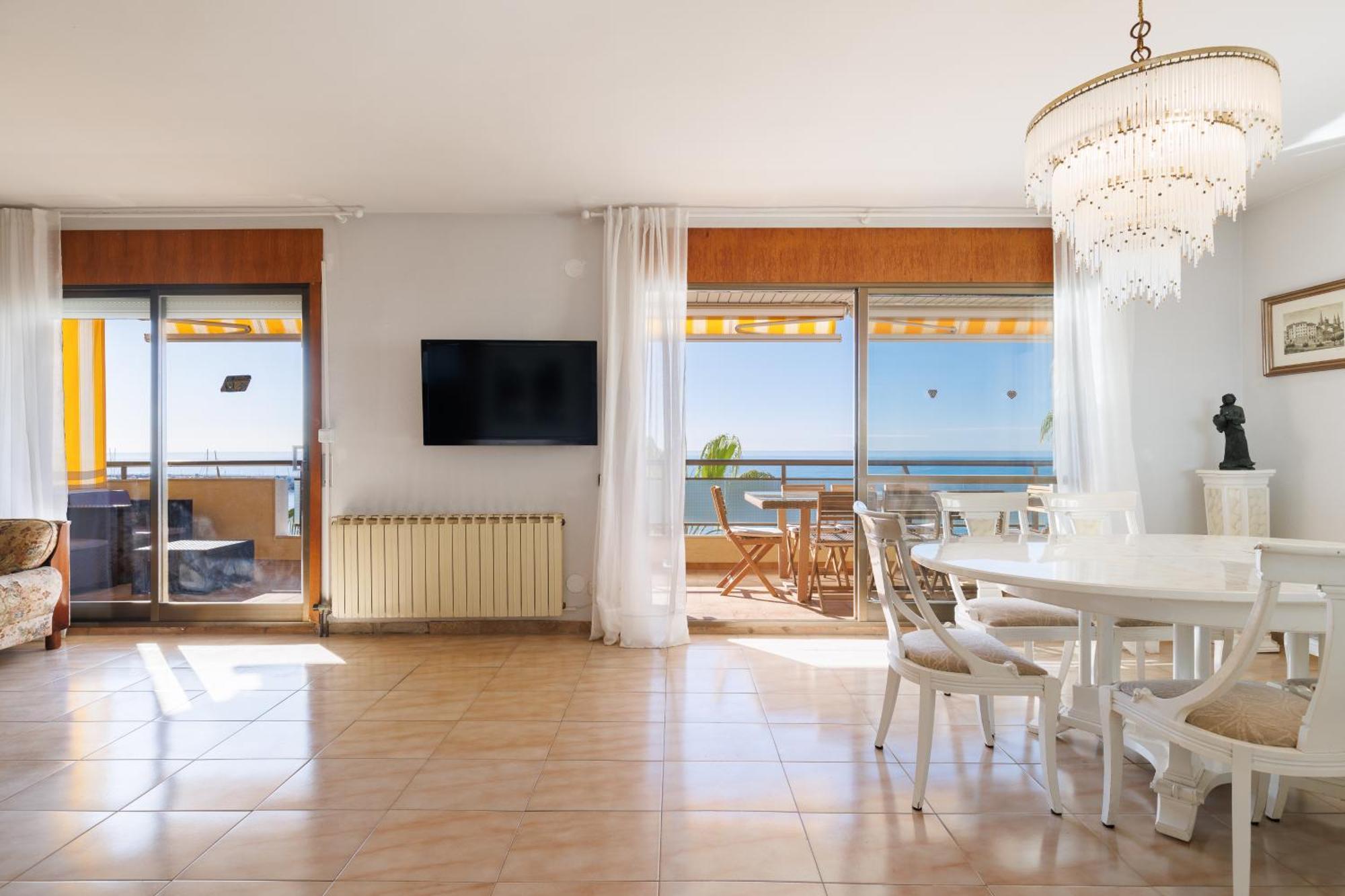 Apartamento Para 8 Sobre El Mar Daire Salou Dış mekan fotoğraf
