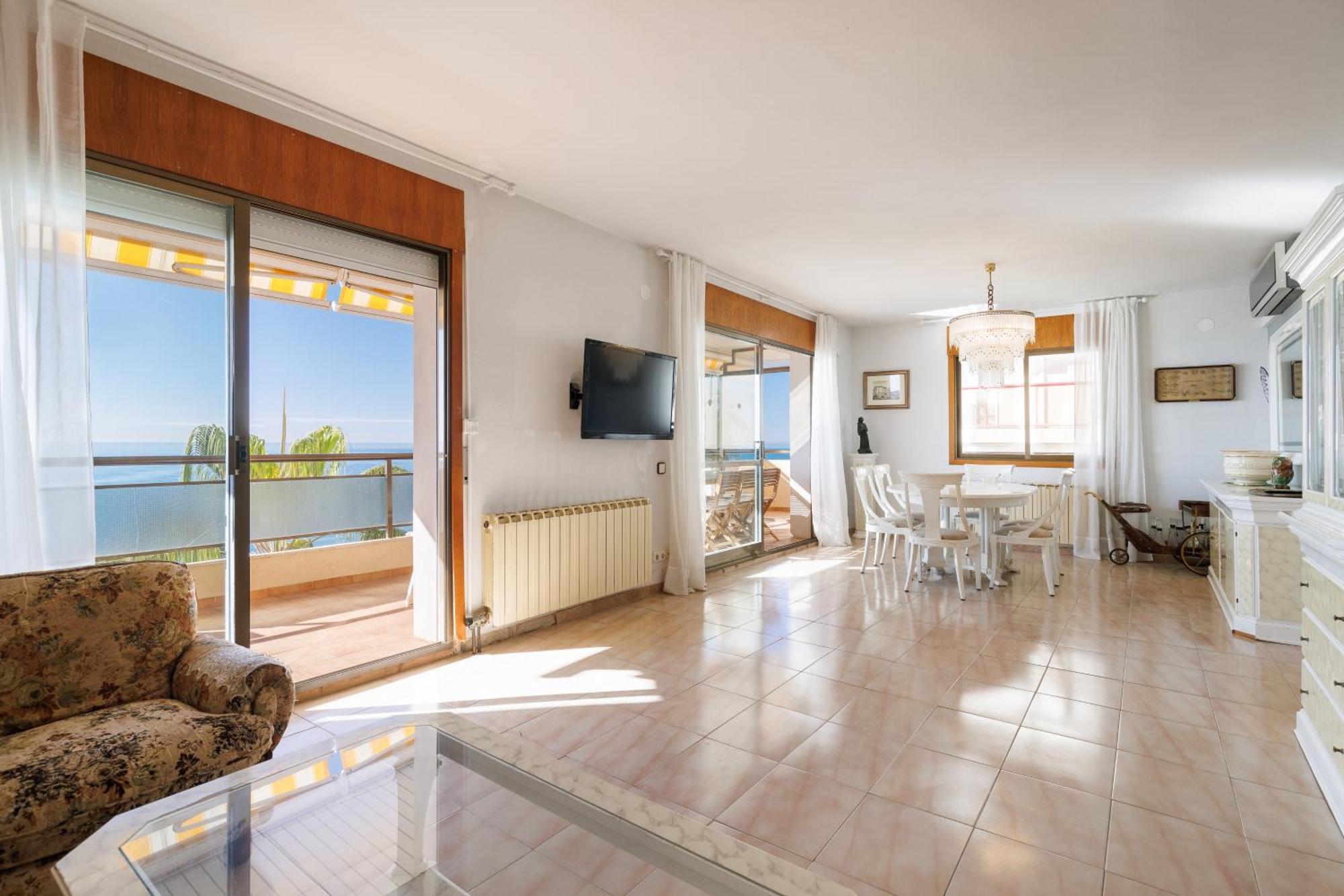 Apartamento Para 8 Sobre El Mar Daire Salou Dış mekan fotoğraf