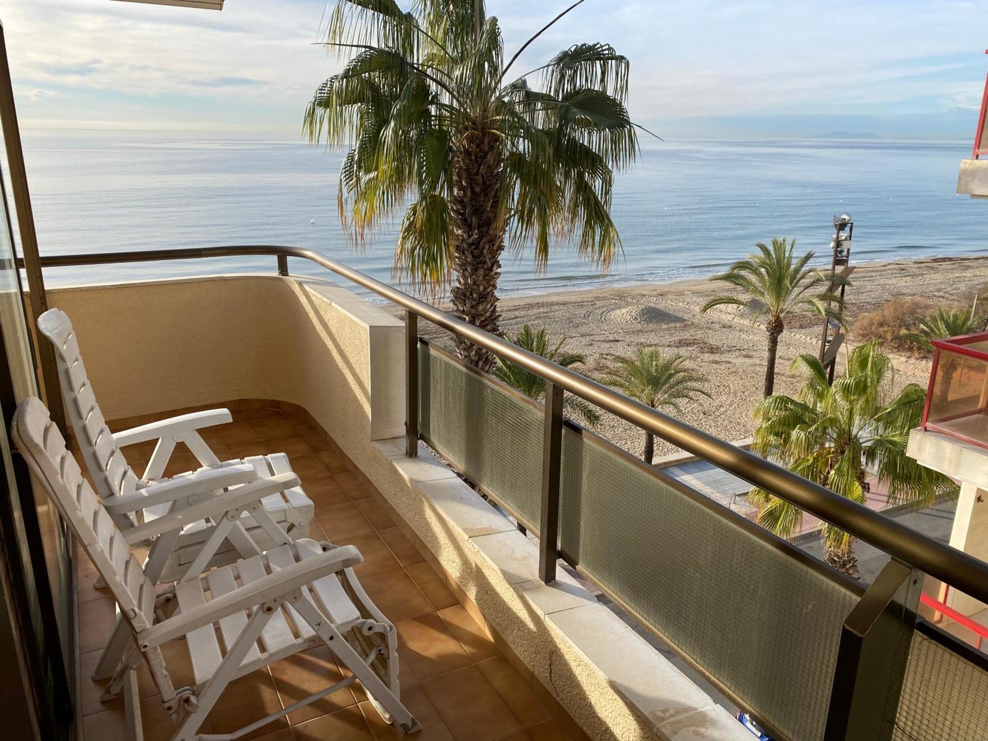 Apartamento Para 8 Sobre El Mar Daire Salou Dış mekan fotoğraf