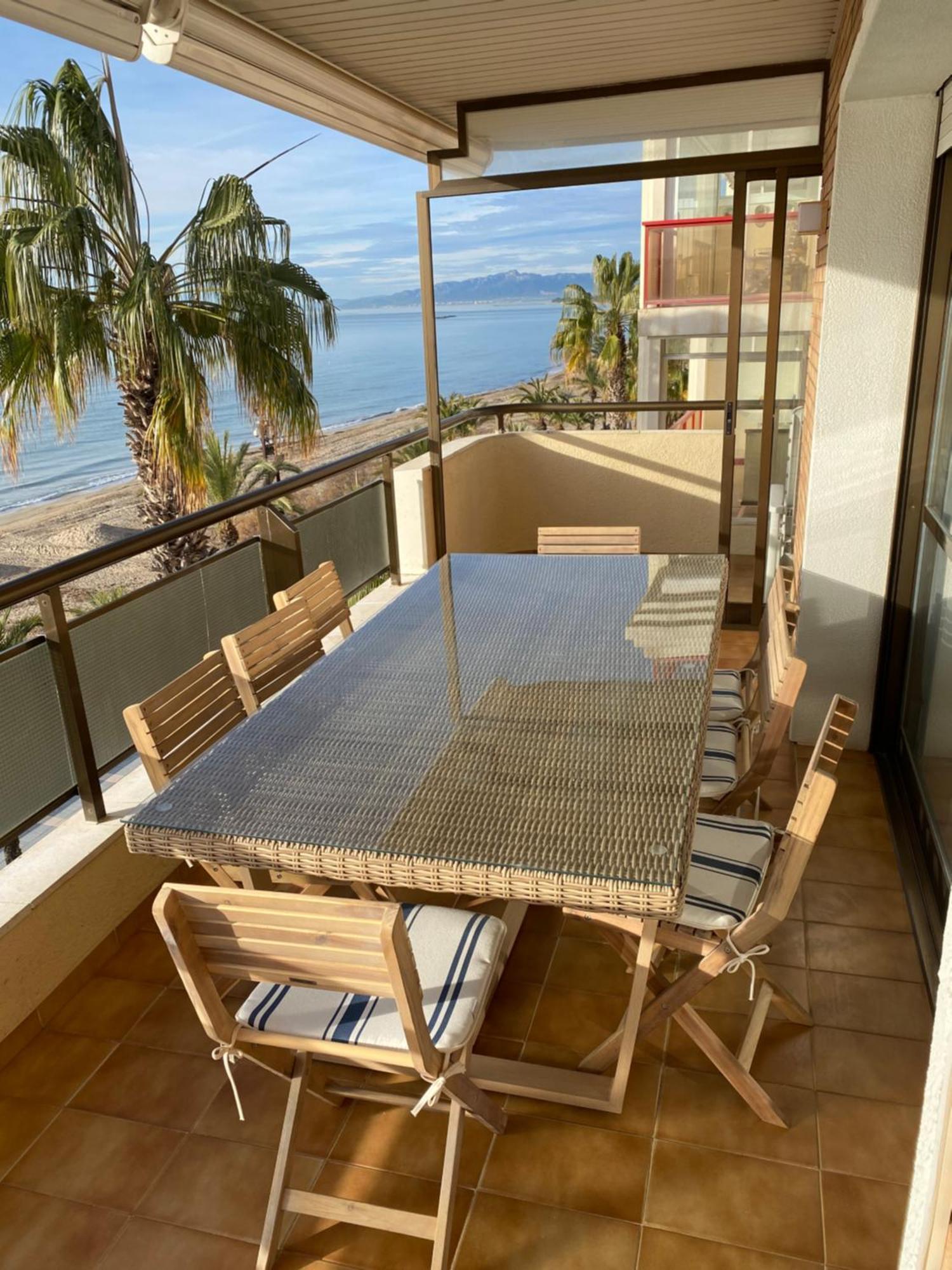 Apartamento Para 8 Sobre El Mar Daire Salou Dış mekan fotoğraf
